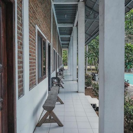 RedDoorz near Pantai Florida Anyer Hotel Serang Buitenkant foto