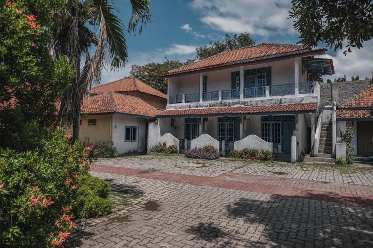 RedDoorz near Pantai Florida Anyer Hotel Serang Buitenkant foto