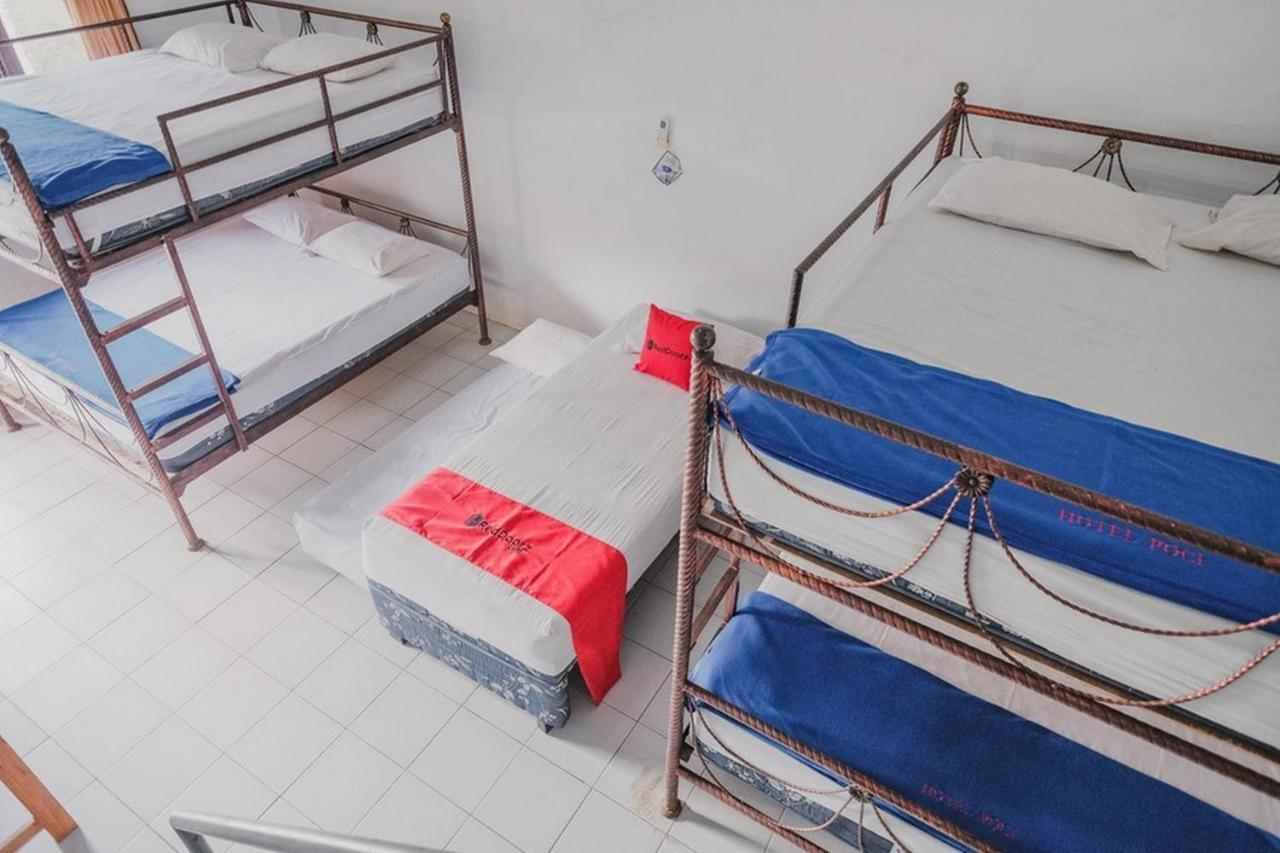 RedDoorz near Pantai Florida Anyer Hotel Serang Buitenkant foto